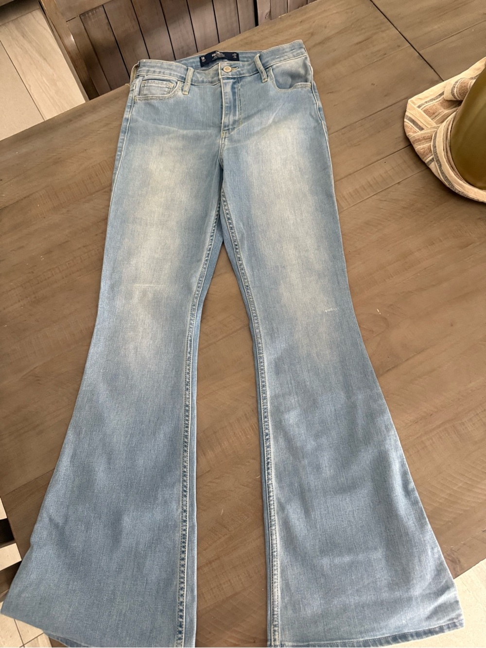 Hollister High-Rise Flare Jeans Size 5R W27 L31 Light Wash Stretch Denim